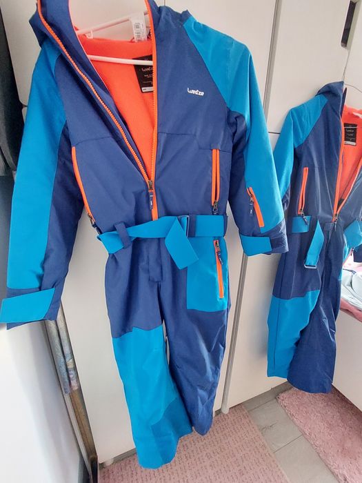 Salopetă /costum ski Decathlon 6 și 8 ani.