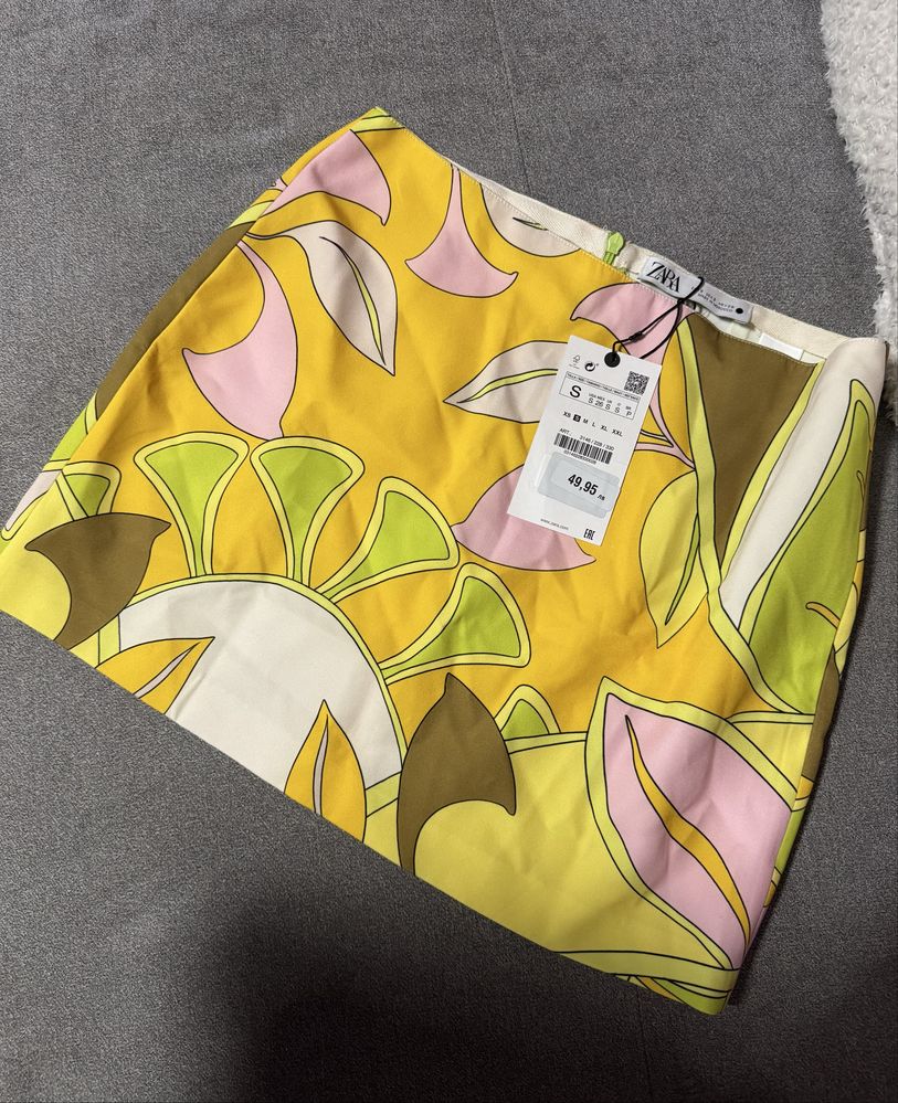 Мини пола с флорални елементи ZARA