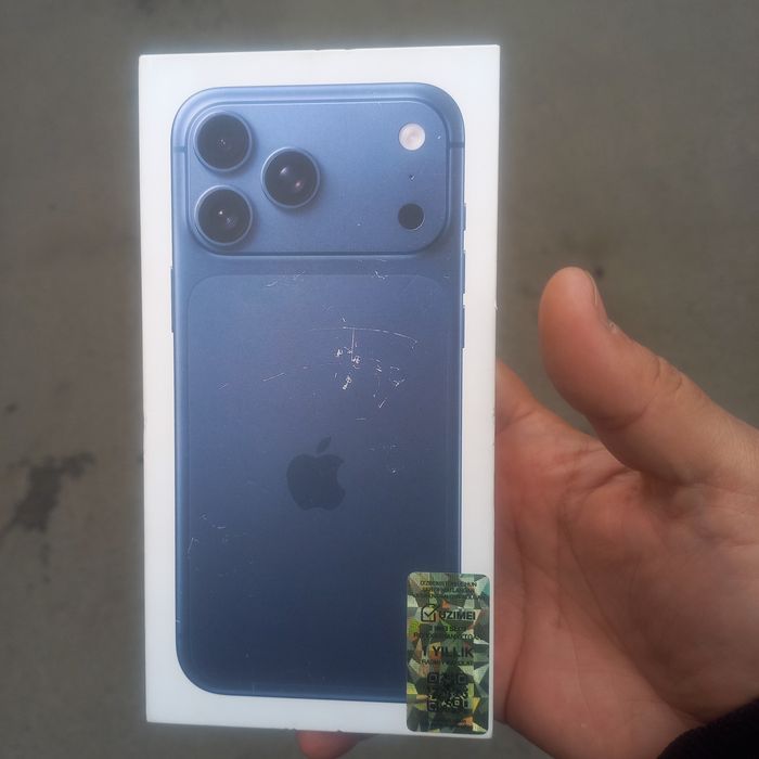 Продаётся Айфон 17 про макс 1 тер