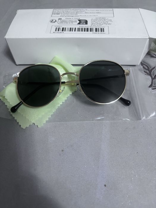 Очки от солнца 7-10 лет новые