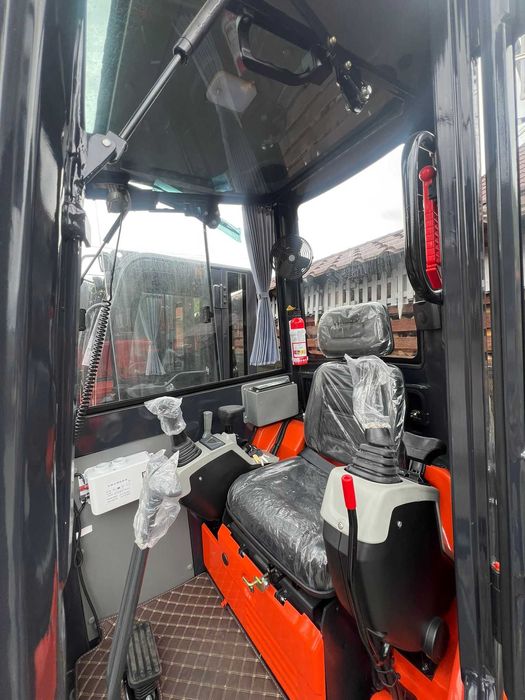 Miniexcavator Macao STX26