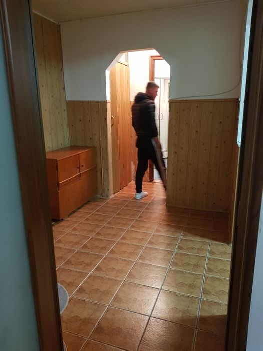 Ofer spre inchiriere apartament 2 camere decomandat