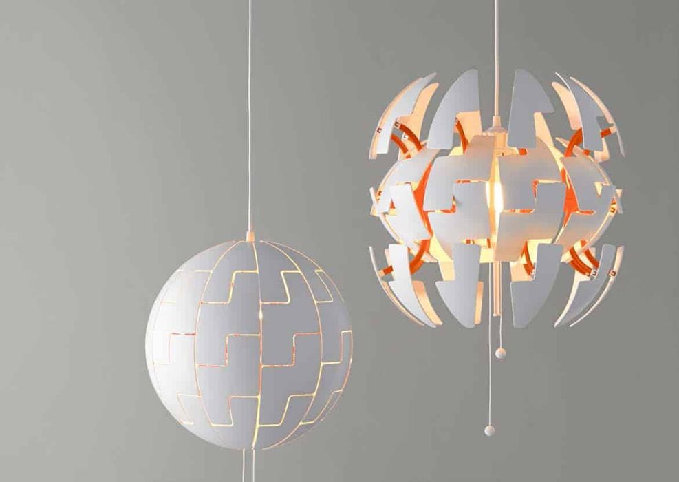 Lustra glob, se poate inchide si deschide cu snur.