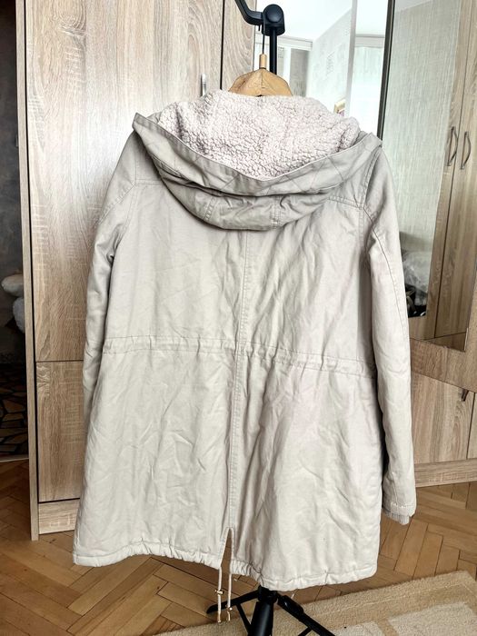 Дълго ватирано яке в бежово
