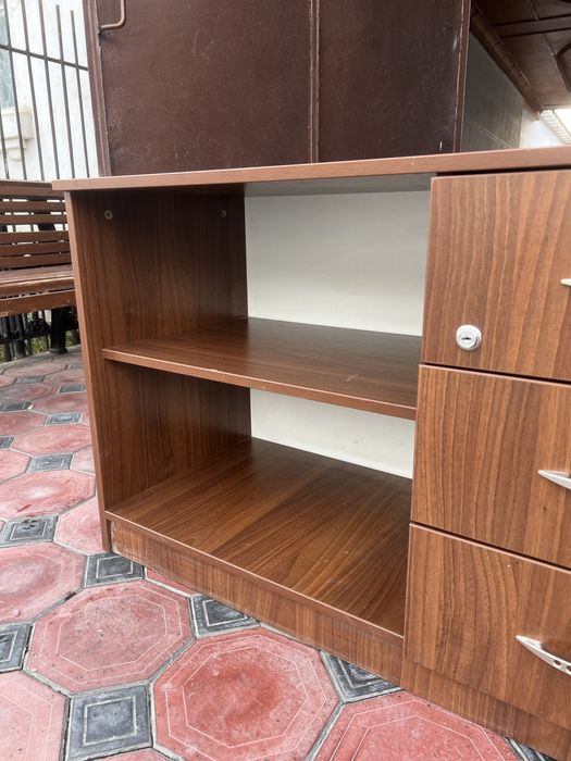 офисный стол,