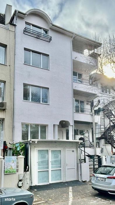 Vila de vanzare - DS+P+2E+M - Cotroceni