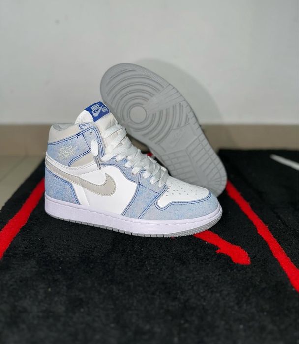 Jordan 1 hyper royal