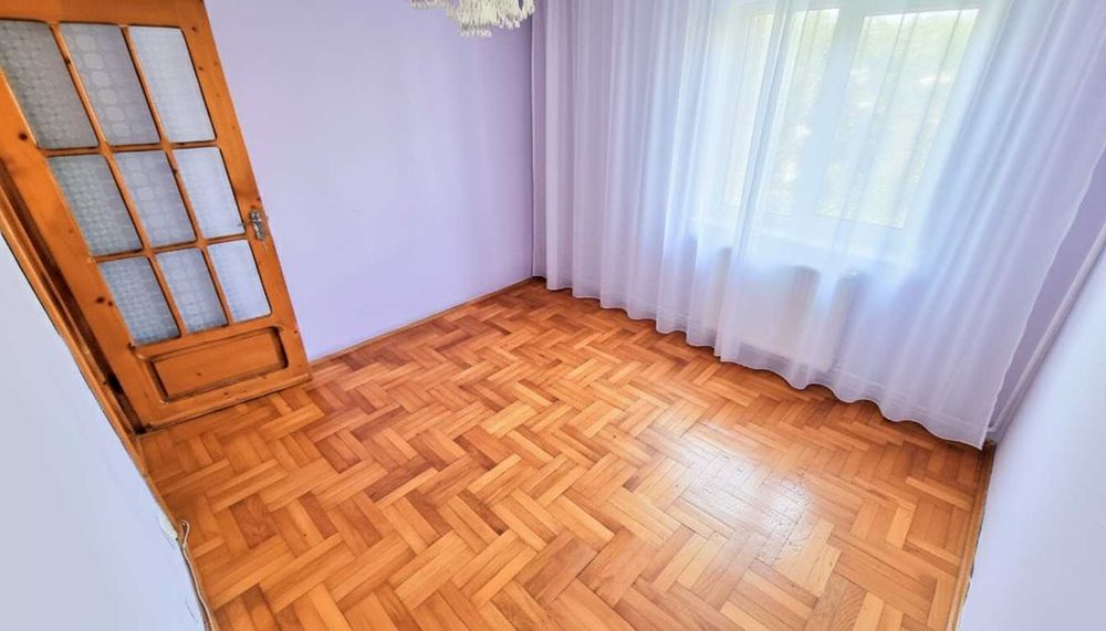 Apartament 3 Camere, Decomandat, Zona Casa Tineretului