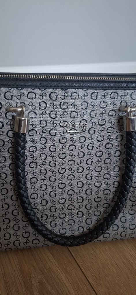 Дамска чанта Guess сива