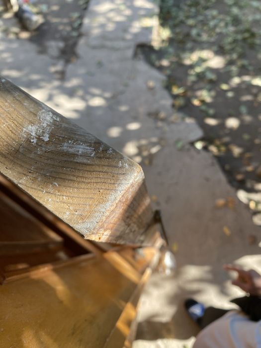 Срочно продам двери чисто из дерево в отличном состояние