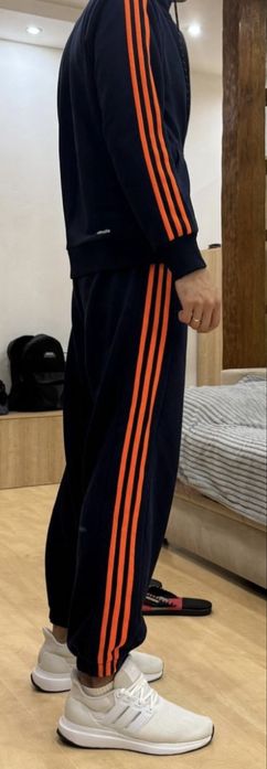 Продам костюм адидас новый
