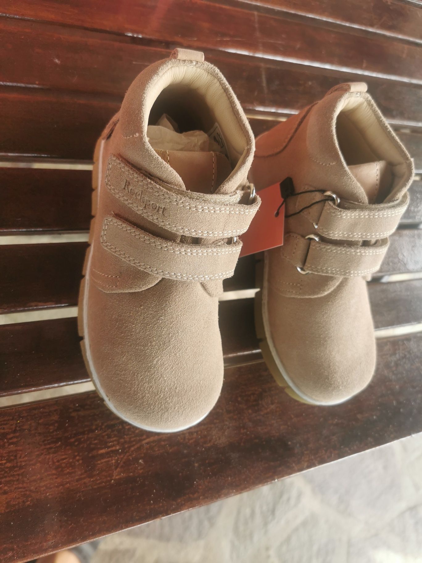 Vand pantofi copii cu clape scai adidas noi  C9 27 din piele culoarea
