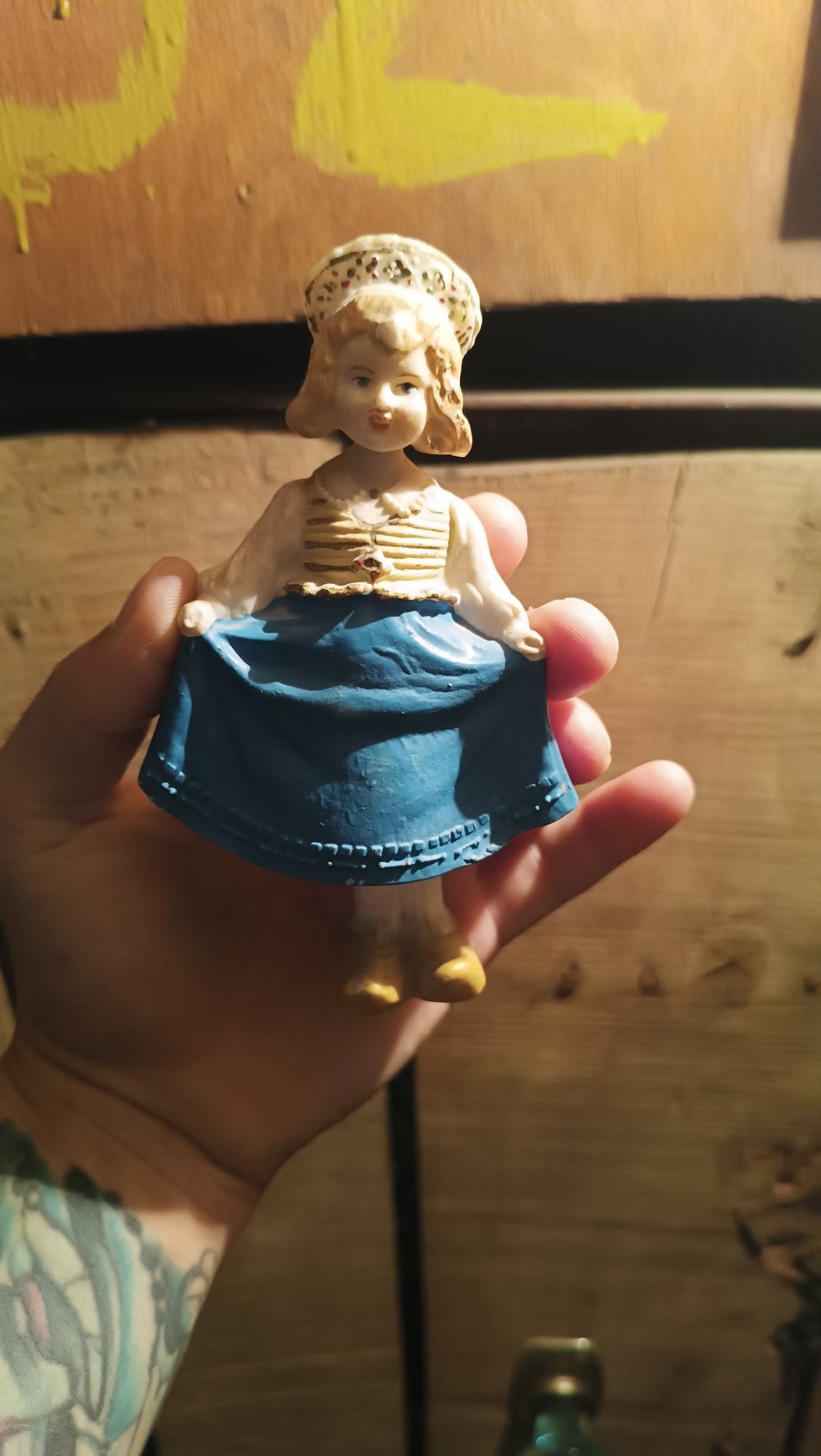 Статуэтка Качающаяся девочка