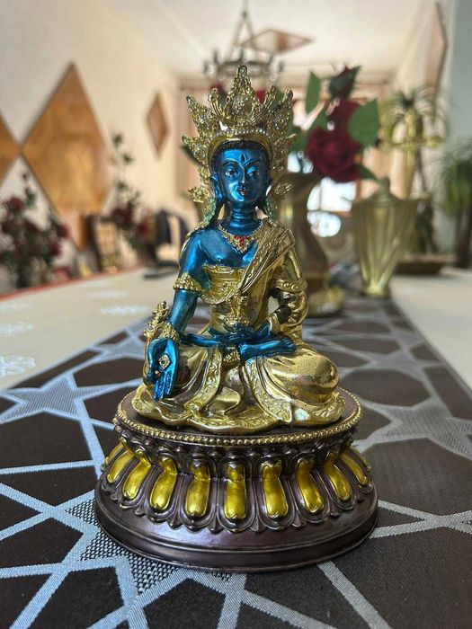Statuetă cu Buddha al Medicinei+oglindă cu mantre/din metal/20cm.