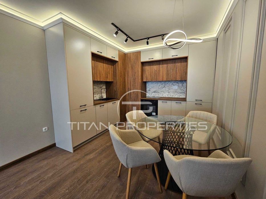Продава се Тристаен апартамент в Пловдив, Христо Смирненски - 109 кв.м за 1924 €/кв.м - Снимка #2