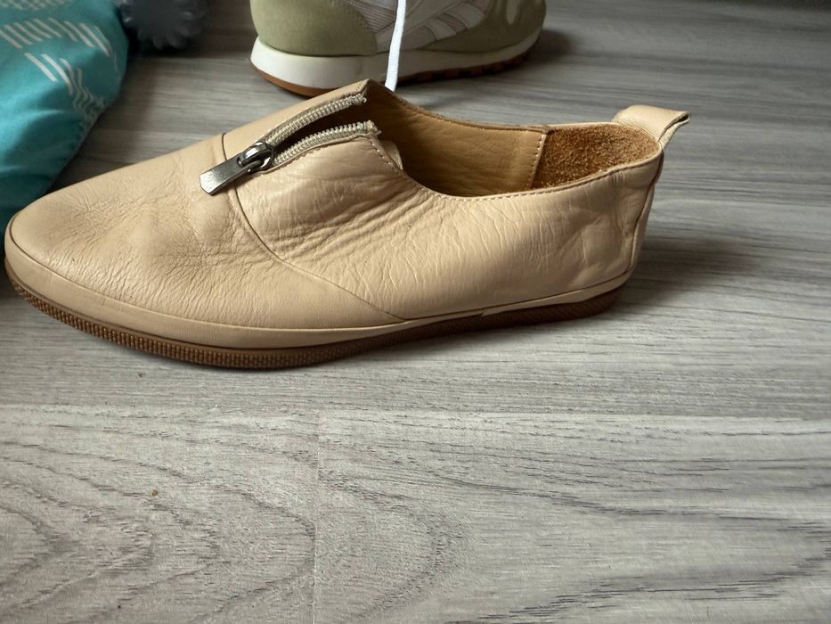 Продам новые мокасины