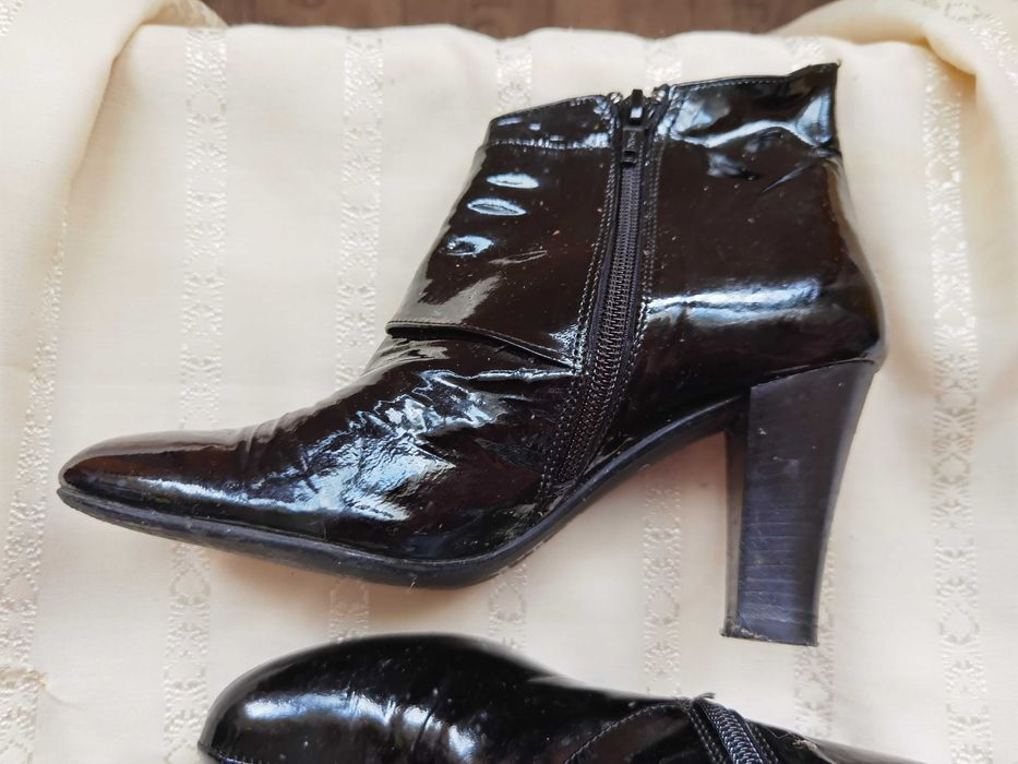 Дамски елегантни лачени обувки на висок ток от естествена кожа