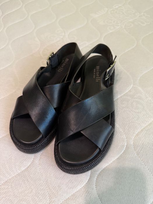 Дамски черни сандали - 37 номер