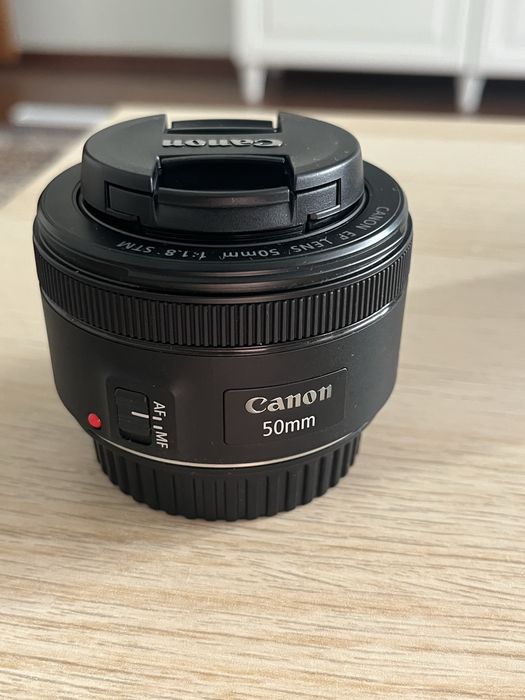 CANON EOS 70D kit complet 4000 de cadre Blitz 2 obiective ca nou