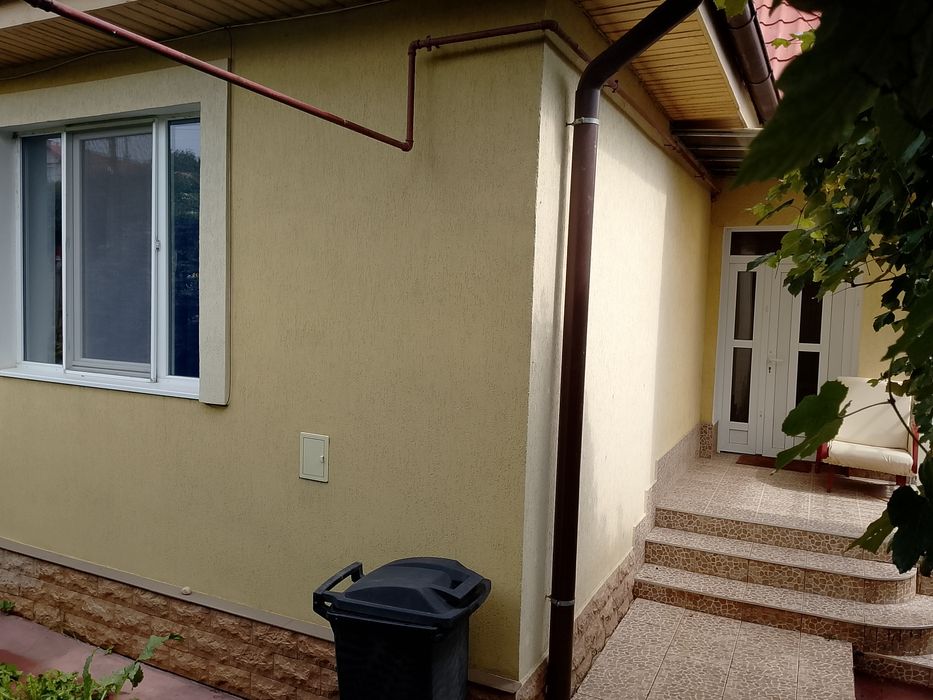 Dau in chirie casa in Turda,Cj,zonă Bai,4 cam.,izolata termic,curte .