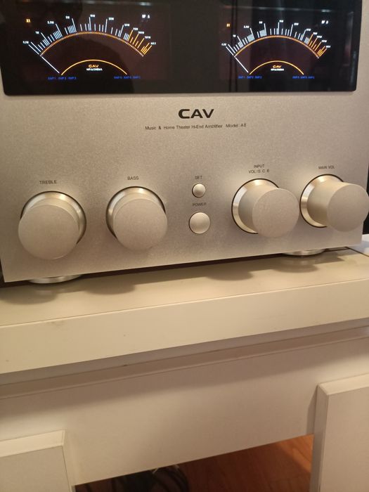 Superb! Amplificator high end CAV A8 monstru apr. 40 kg. Fara oferte!