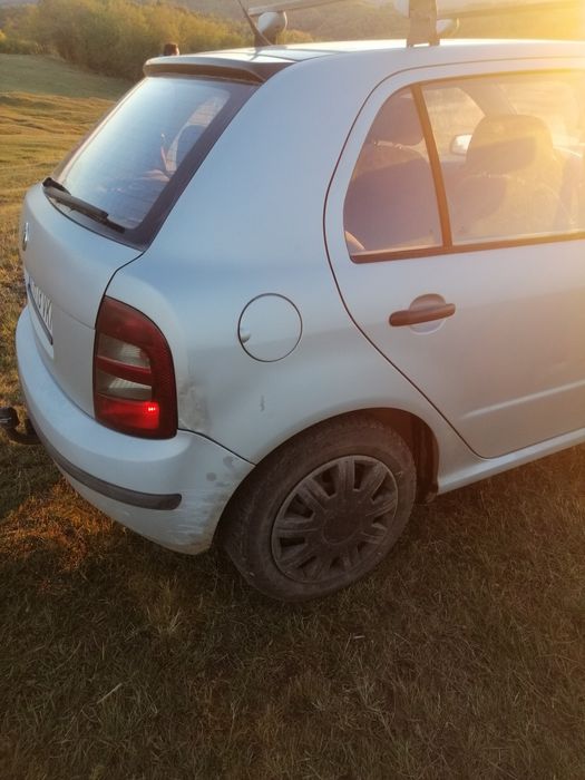 Vând scoda fabia 1.4 mpi 2002