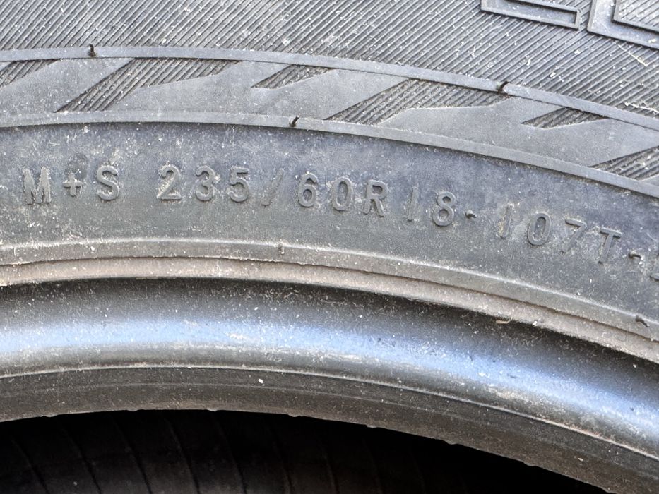 235/60/R18 Nokian Hakkapelita 4бр зимни dot4118 6-7мм