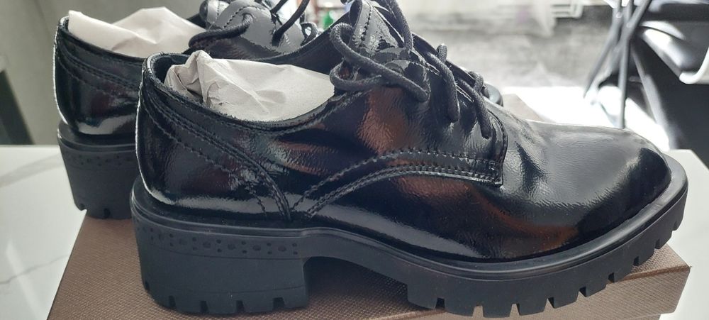 Pantofi noi piele lăcuită culoare neagră