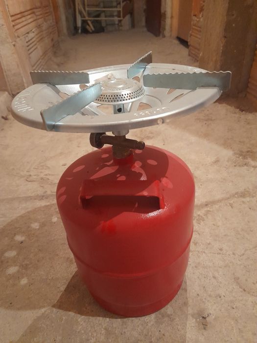 Продавам газов туристически котлон