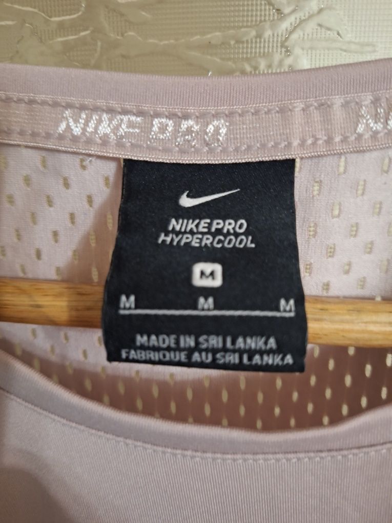 Nike pro  оригинална тениска.Крайна цена !