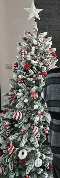 Коледна елха, височина 180см, с 3D игли и реалистичен ефект на сняг