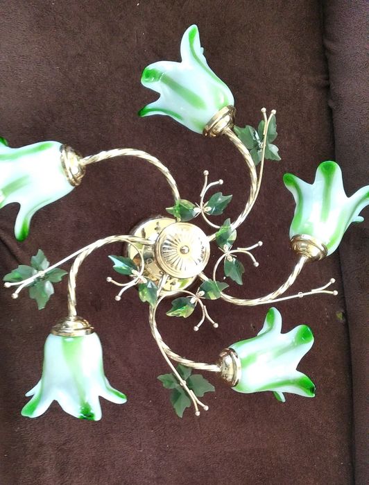 Продам СРОЧНО люстру