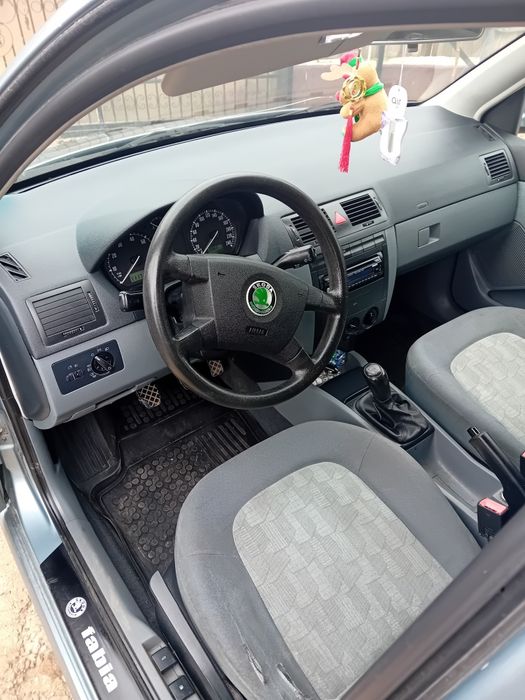 Vând skoda fabia