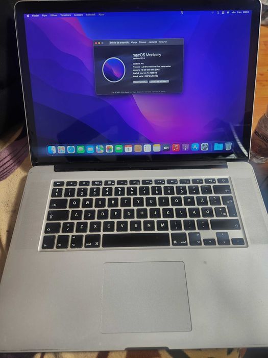 MacBook Pro – i7/16GB,256GB Display 2K QLED, bat 4h, tst iluminata