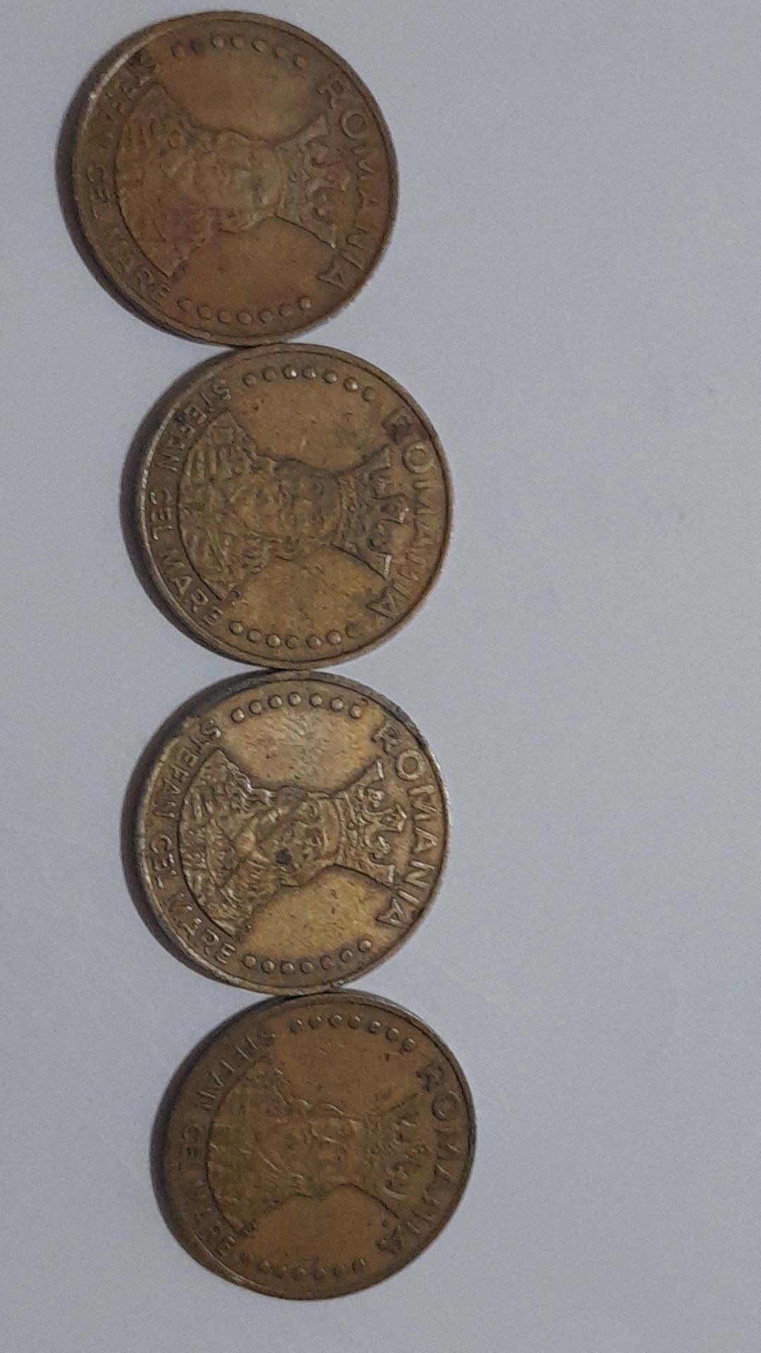 Vând monede vechi cu Ștefan cel Mare