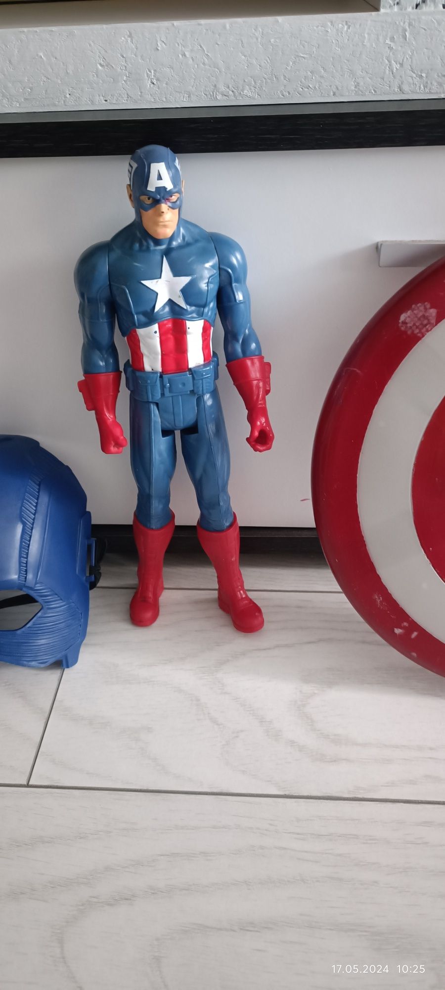 Set Captain America