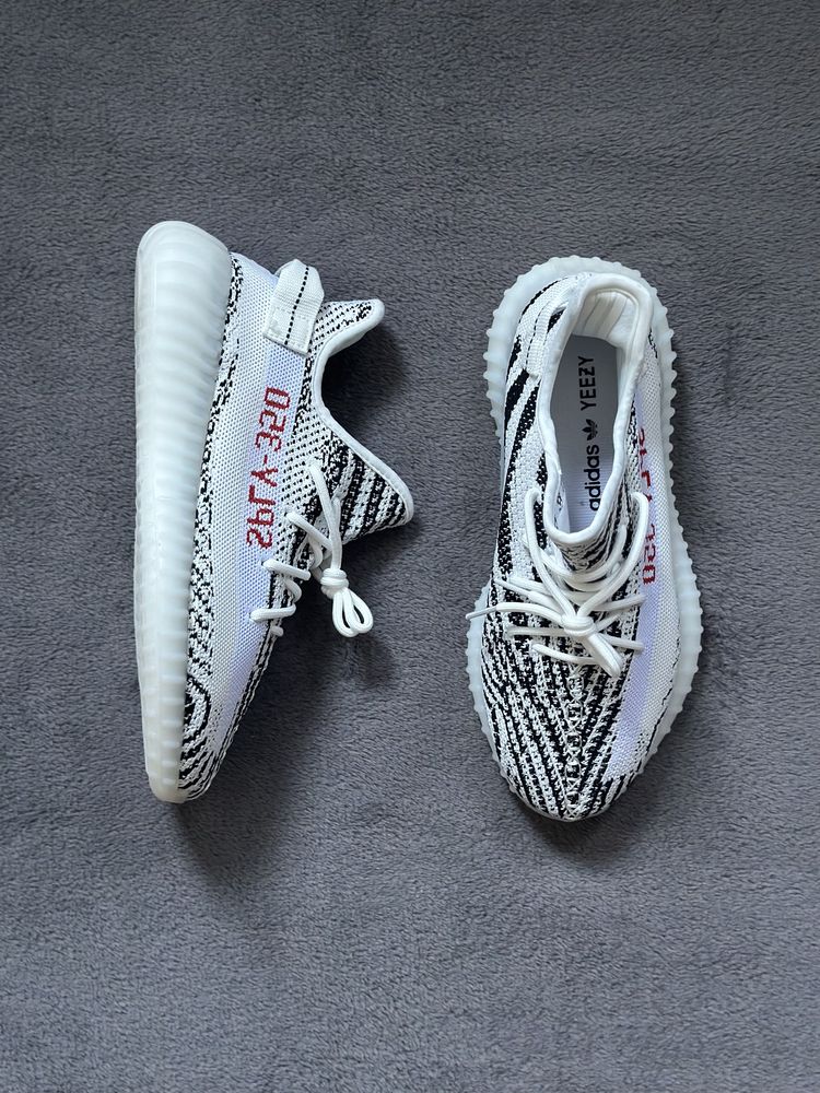 Adidas Yeezy 350 Zebra (CALITATE PREMIUM)