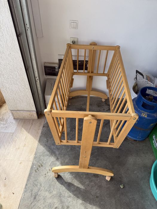 Patut  leagan pentru nou nascut