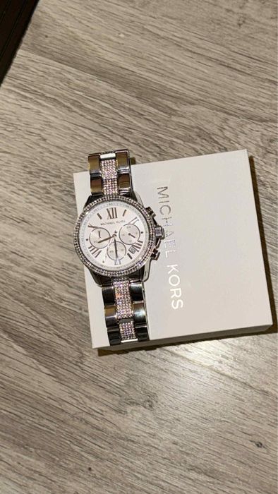 Часовник Michael Kors НОВ !