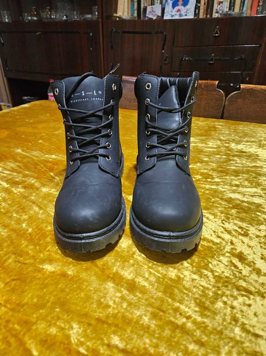 Кубинки чисто нови. Обувани са само веднъж