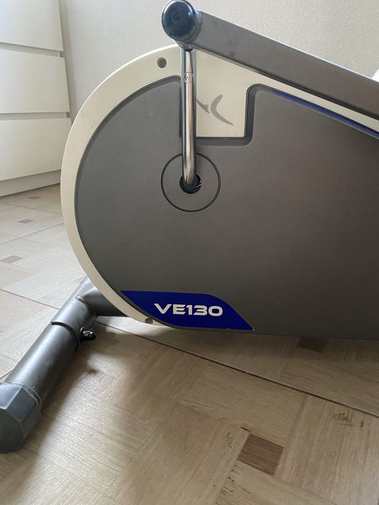 Vand bicicleta eliptica marca Domyos, ideala pentru antrenamente