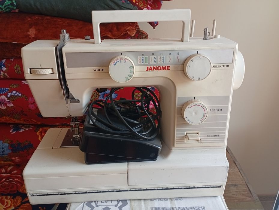 Продается швейная машинка б/у