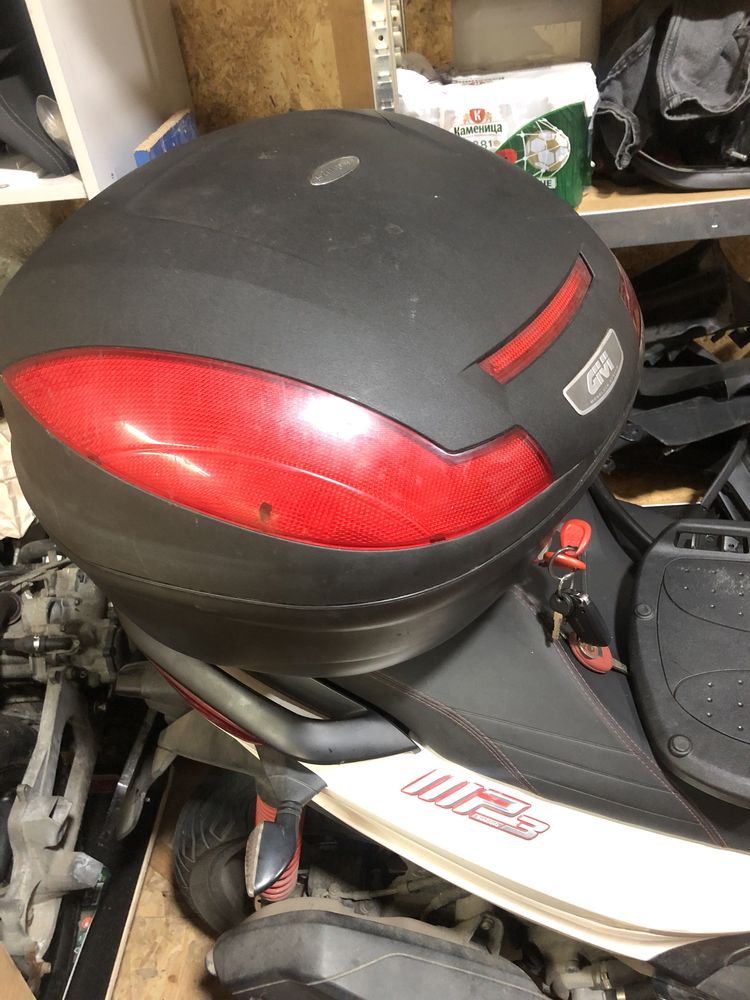 Topcase piaggio mp3 /yourban /hpe complet cu 2 chei