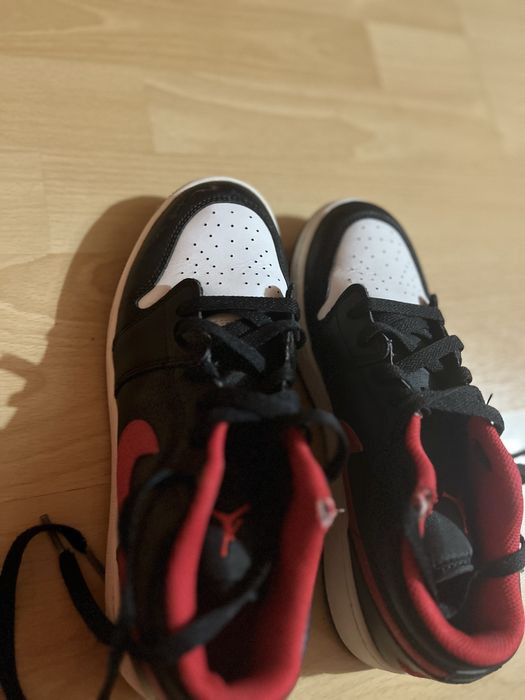 Оригинални Nike Air Jordan 1 Low — 40номер