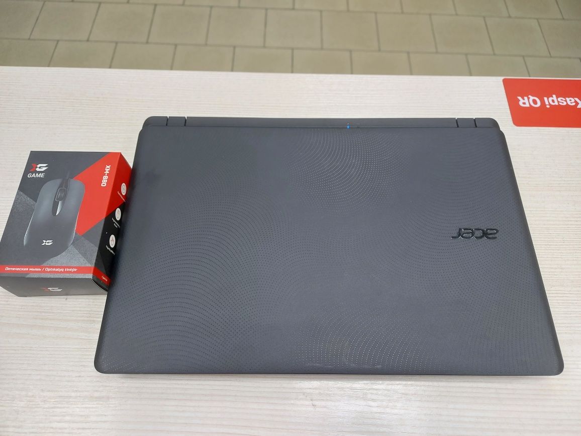 Acer (240 Gb SSD + 500 HDD, 4 Gb DDR4)