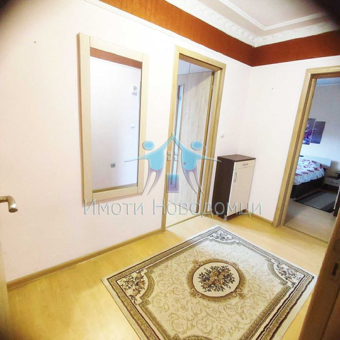 Тристаен, Шумен, Център