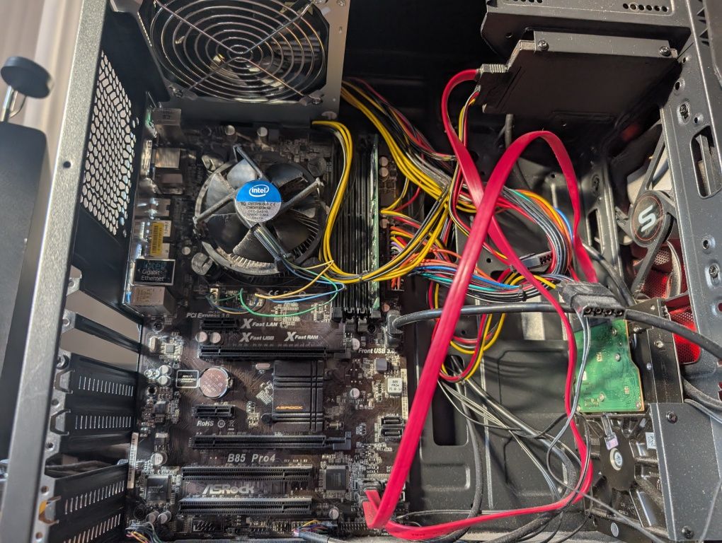 Unitate PC Calculator Complet i3 4150 SSD 240gb + 320gb hdd 4GB RAM