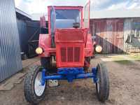 Vând tractor UTB650
