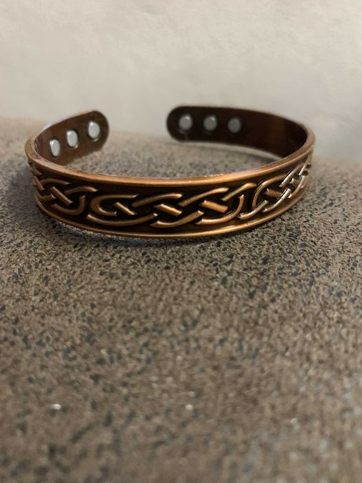 Нова магнитна медна гривна-1
Нова стилна магнитна медна гривна-1