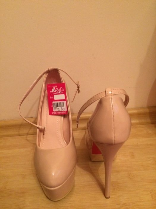 Pantofi noi nude cu toc